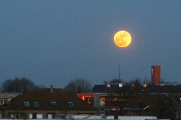 Superluna i-a uimit pe constănţeni